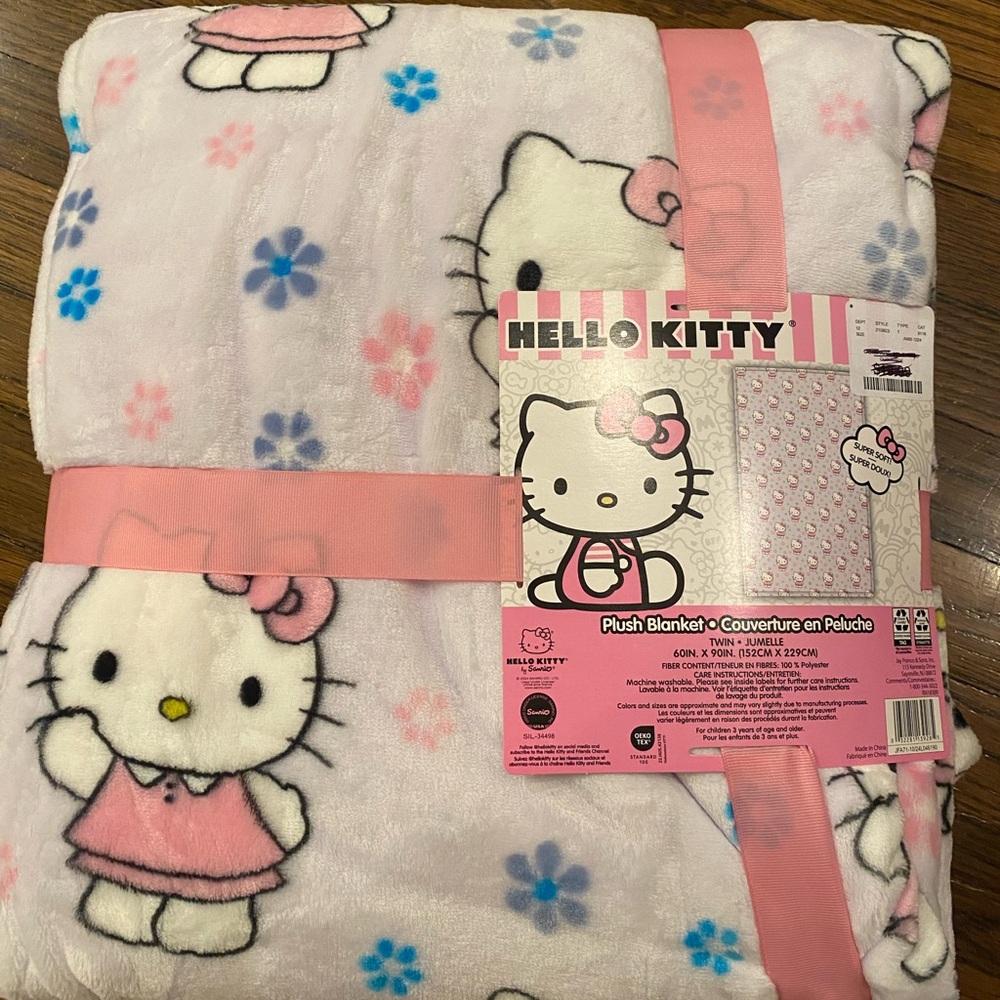 Hello Kitty Plush Blanket - Pink and White
